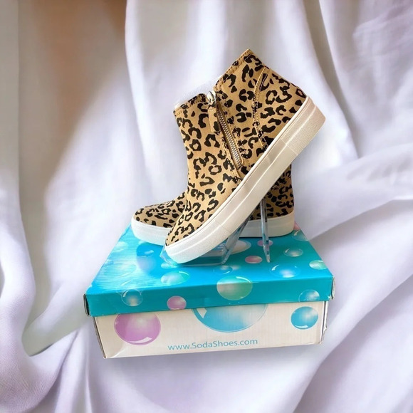 Soda leopard high top side zipper shoes size 9 - Picture 1 of 8